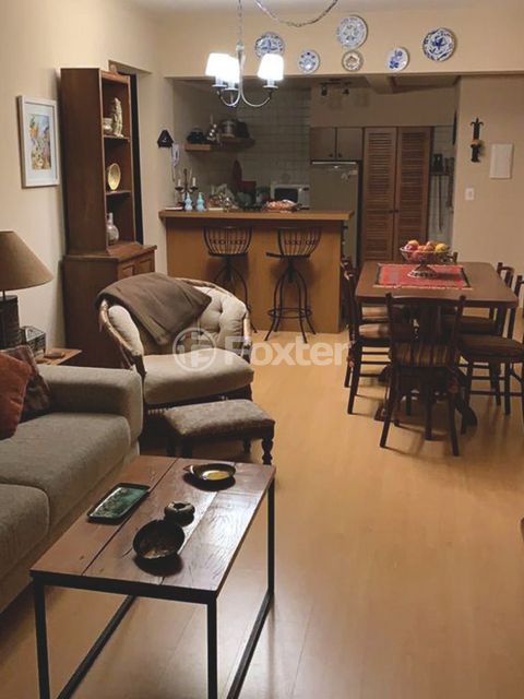 Image 5 - 878647
