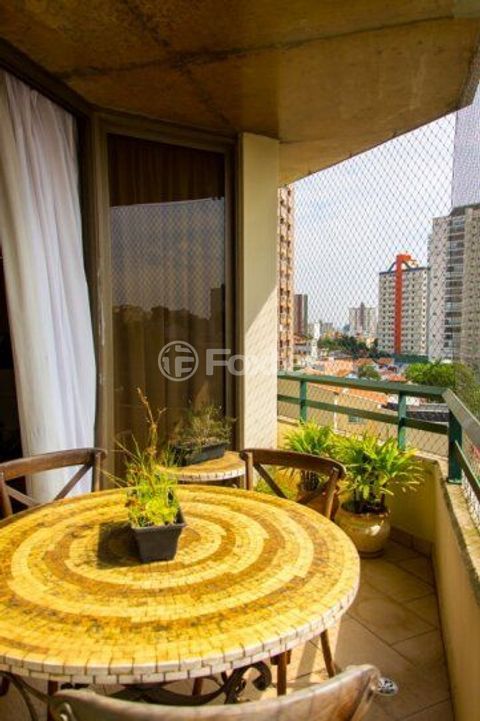 Image 5 - 878648