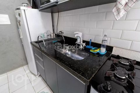 Image 10 - 878666