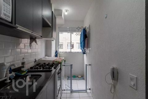 Image 11 - 878666