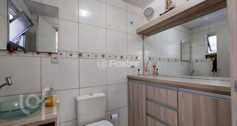 Image 12 - 878668