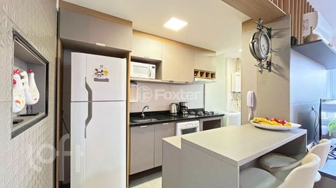 Image 9 - 878669