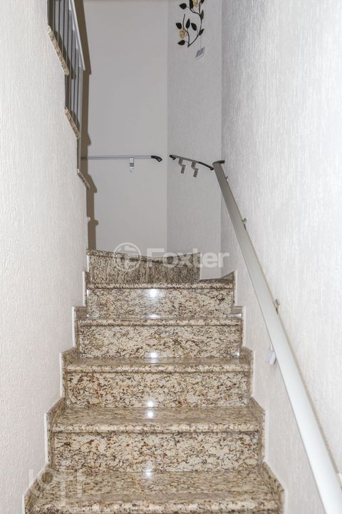 Image 16 - 878671