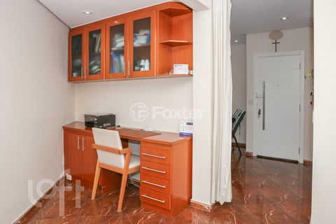 Image 4 - 878671