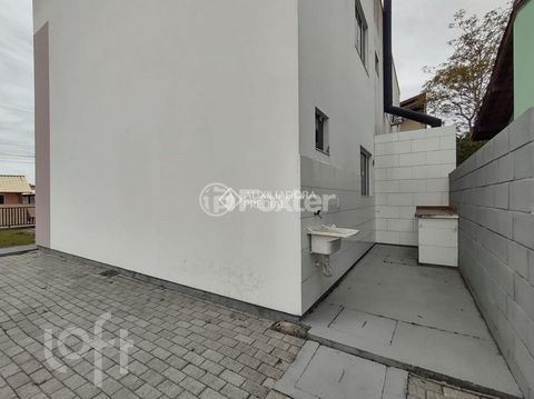 Image 17 - 878672