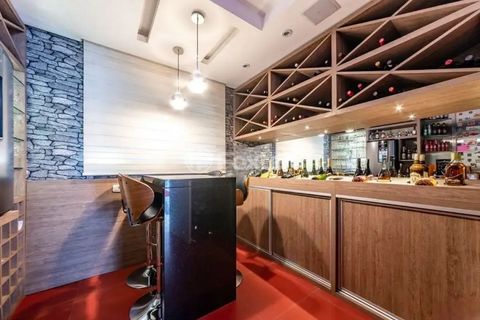 Image 6 - 878673
