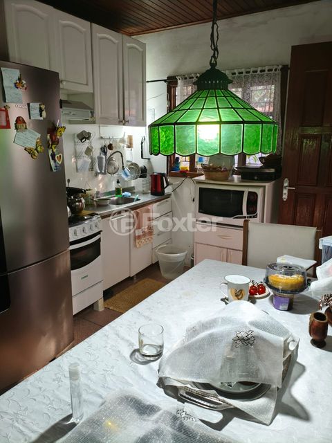 Image 10 - 878674
