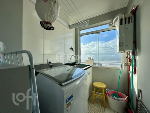 Image 7 - 878682