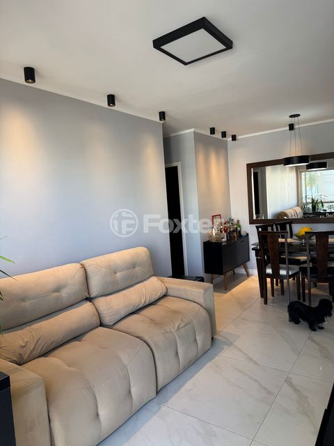 Image 4 - 878683
