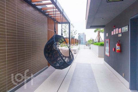 Image 16 - 878685