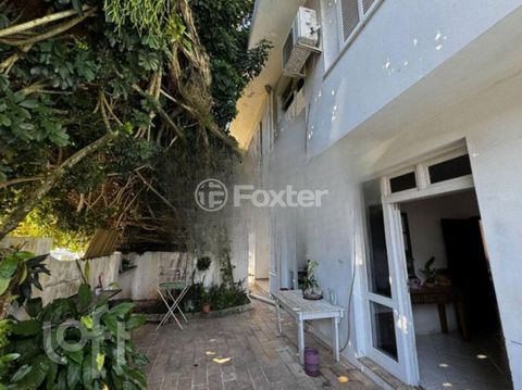 Image 17 - 878687