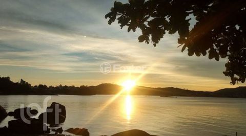 Image 5 - 878687