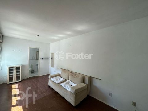 Image 4 - 878693