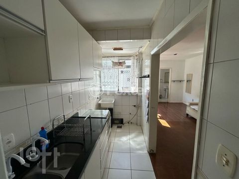 Image 9 - 878693