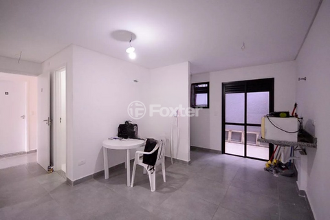 Image 7 - 878699