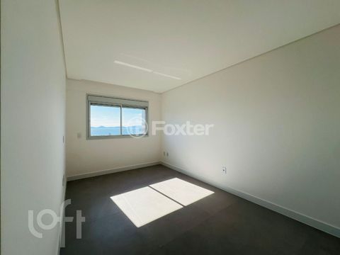 Image 7 - 878700