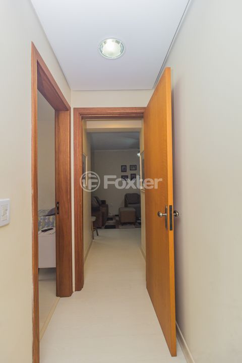Image 6 - 878701