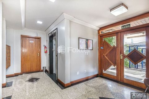 Image 7 - 878703