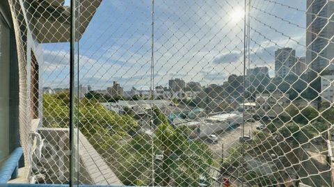 Image 4 - 878714