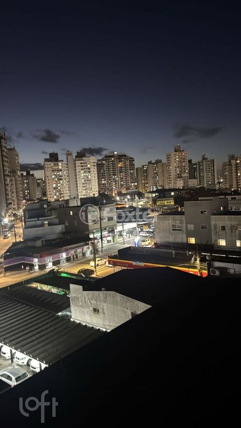 Image 0 - 878717