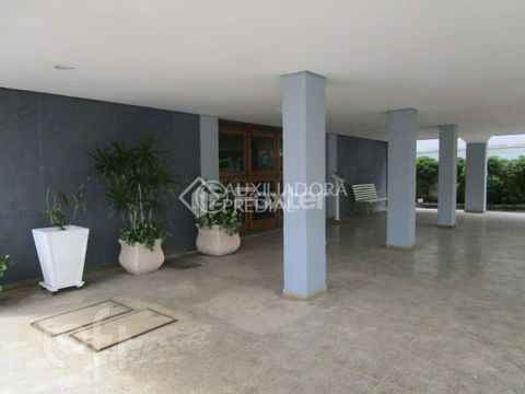 Image 17 - 878721