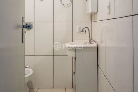 Image 7 - 878723