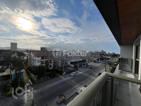 Image 10 - 878739