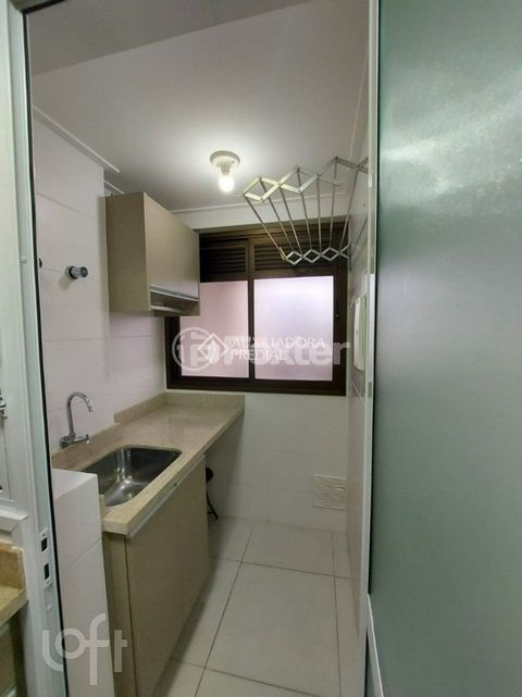 Image 9 - 878744