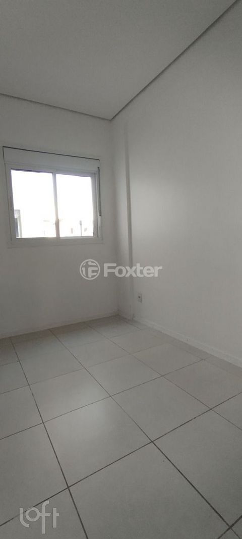 Image 4 - 878745
