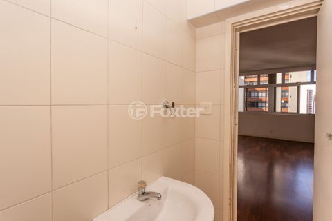 Image 7 - 878747