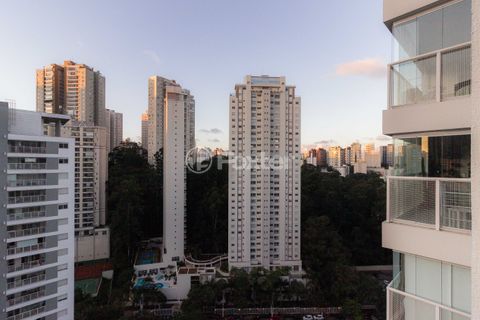 Image 13 - 878806