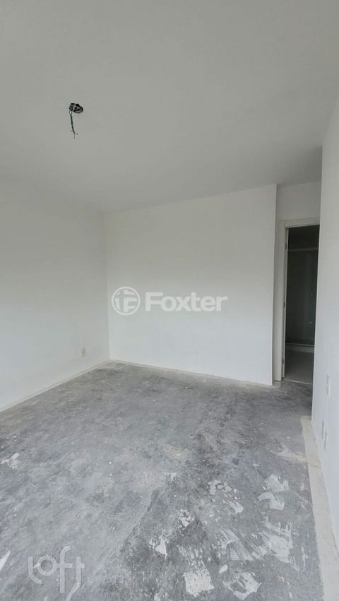 Image 11 - 878825