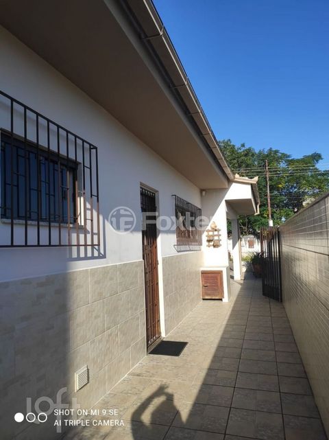 Image 4 - 878830