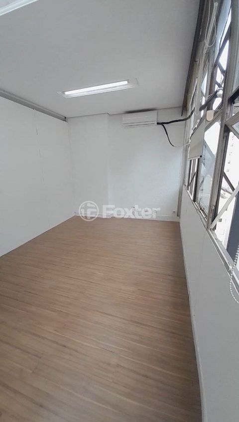 Image 4 - 878839