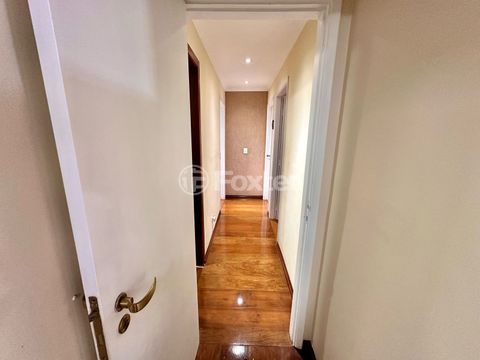 Image 7 - 878840