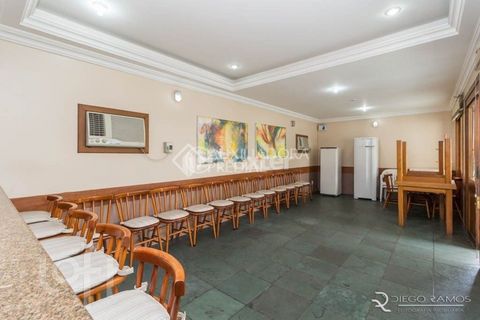 Image 18 - 878844
