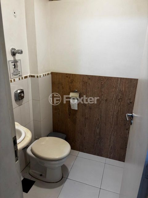 Image 7 - 878846