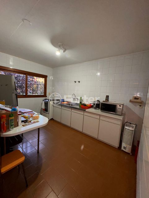 Image 13 - 878878