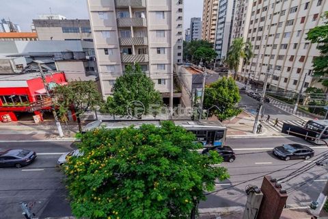Image 13 - 878880