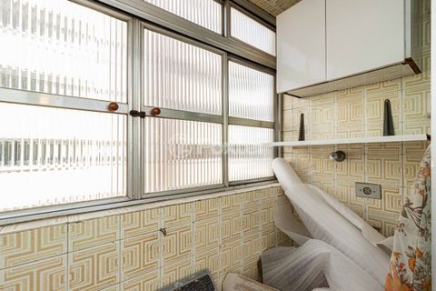 Image 16 - 878880