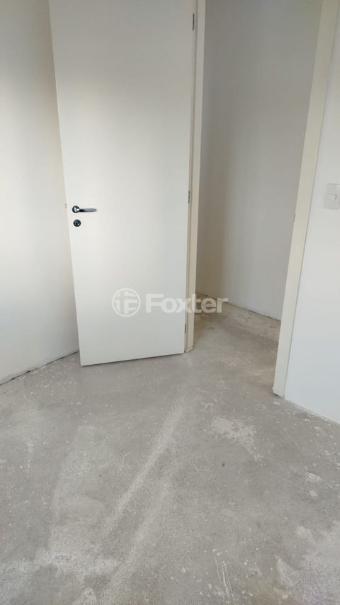 Image 8 - 878898