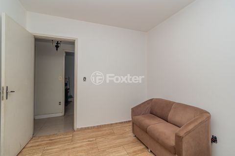 Image 11 - 878900