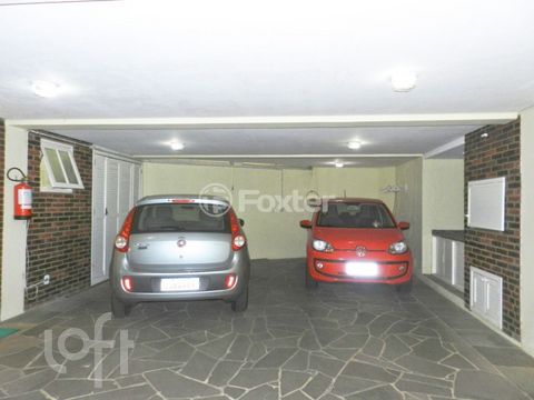Image 7 - 878910