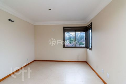 Image 11 - 878911