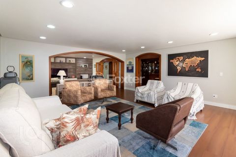 Image 11 - 878913
