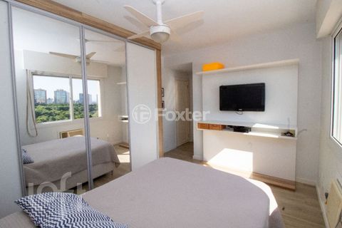 Image 7 - 878914
