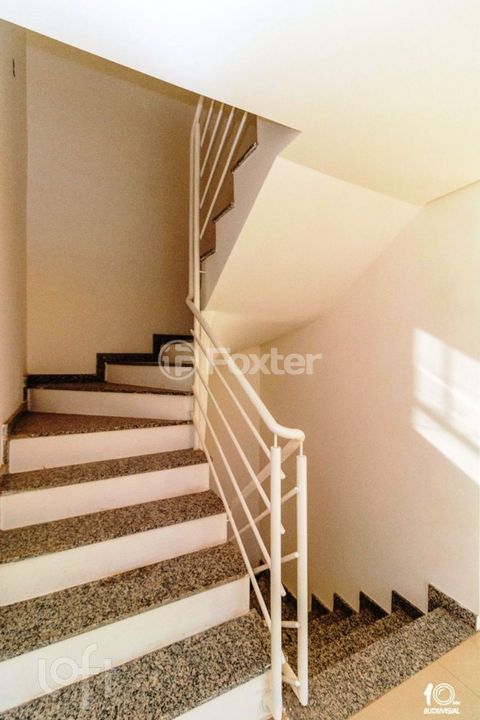Image 5 - 878915