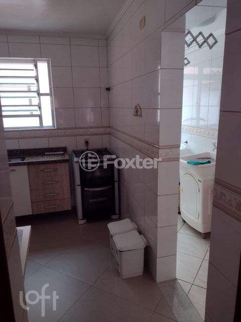 Image 8 - 878919