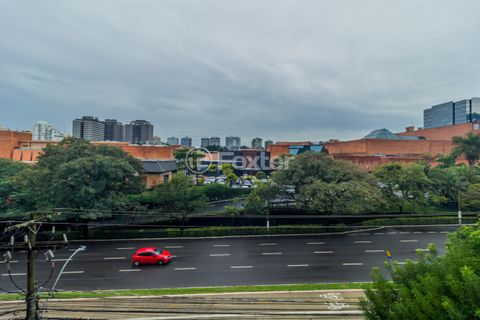 Image 18 - 878926