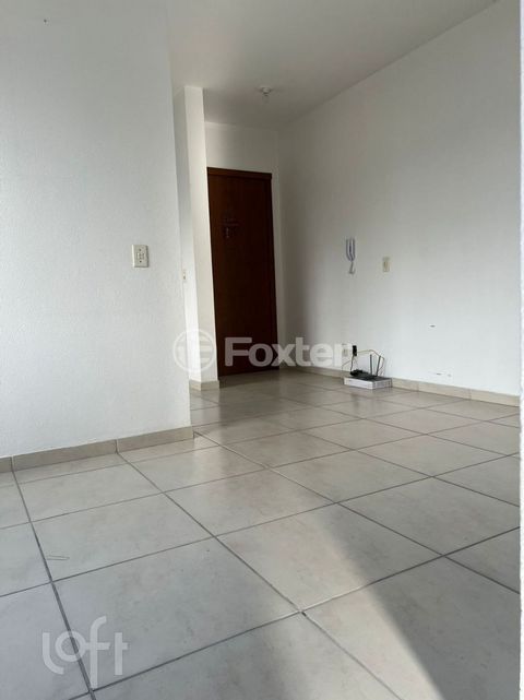 Image 5 - 878929